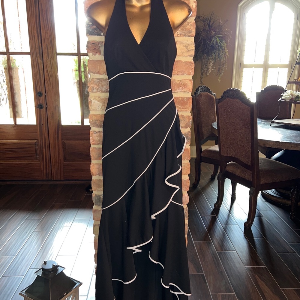 Nikki by Nikki Levas size 2 black white trim ruffle dress haltered tiered